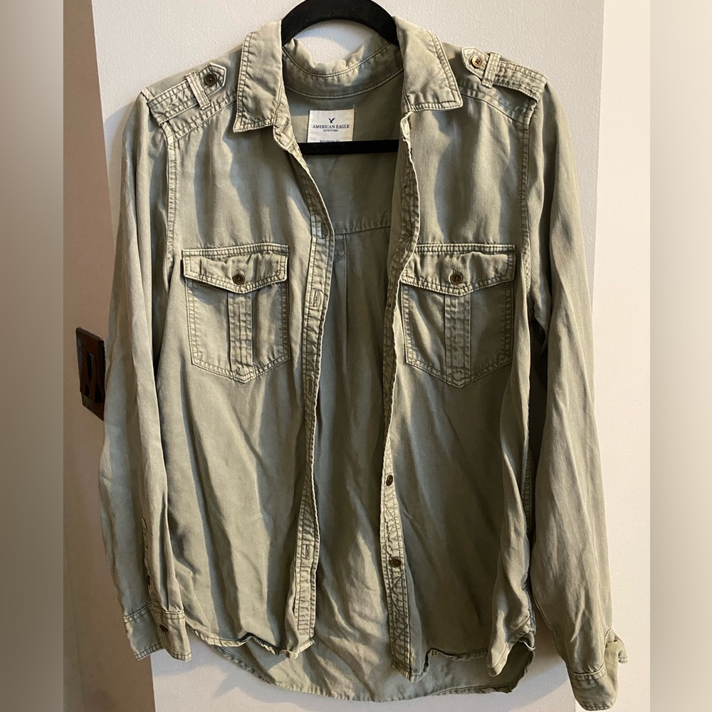 Army green, American Eagle blouse. Boyfriend fit. Size small.